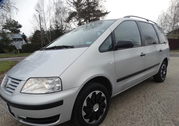 Volkswagen Sharan cena 10500 przebieg: 236000, rok produkcji 2003 z Urzędów małe 254